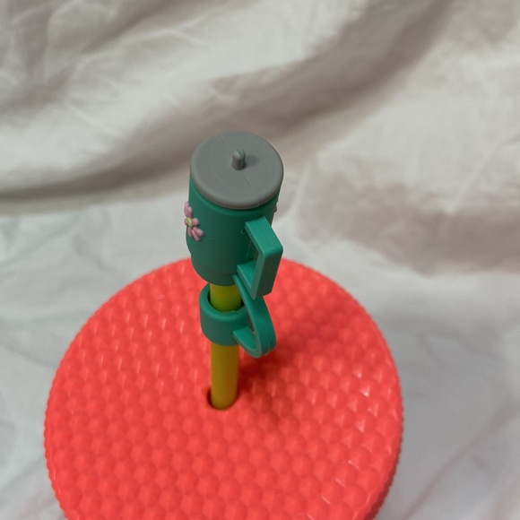 SHEIN green pack of 2 silicone straw cover cap for Stanley Cup. Straw toppers. - Picture 9 of 15